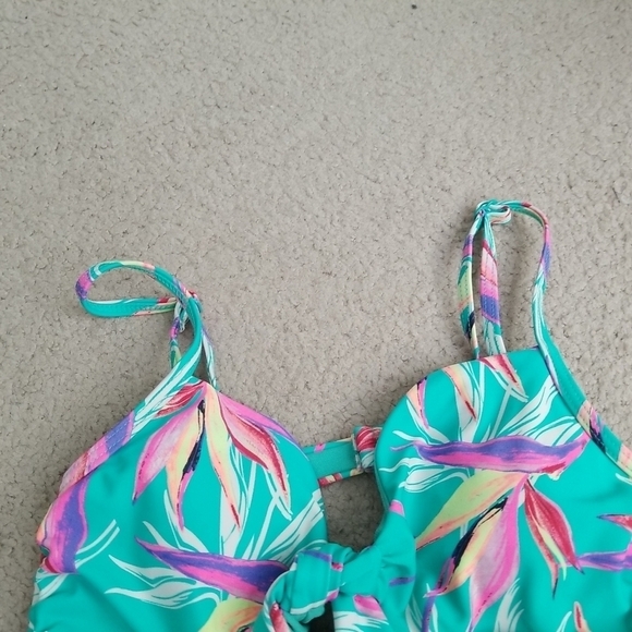 No Boundaries Bikini Top - Picture 1 of 10